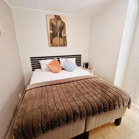 Ibsens Apartment *